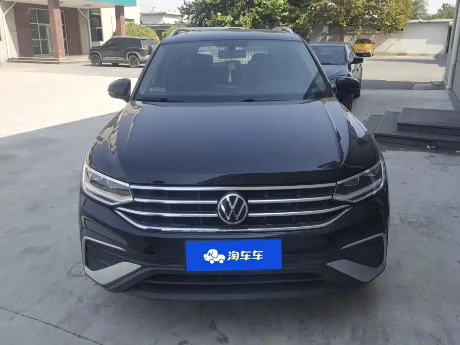 Volkswagen Tiguan L — фото 2