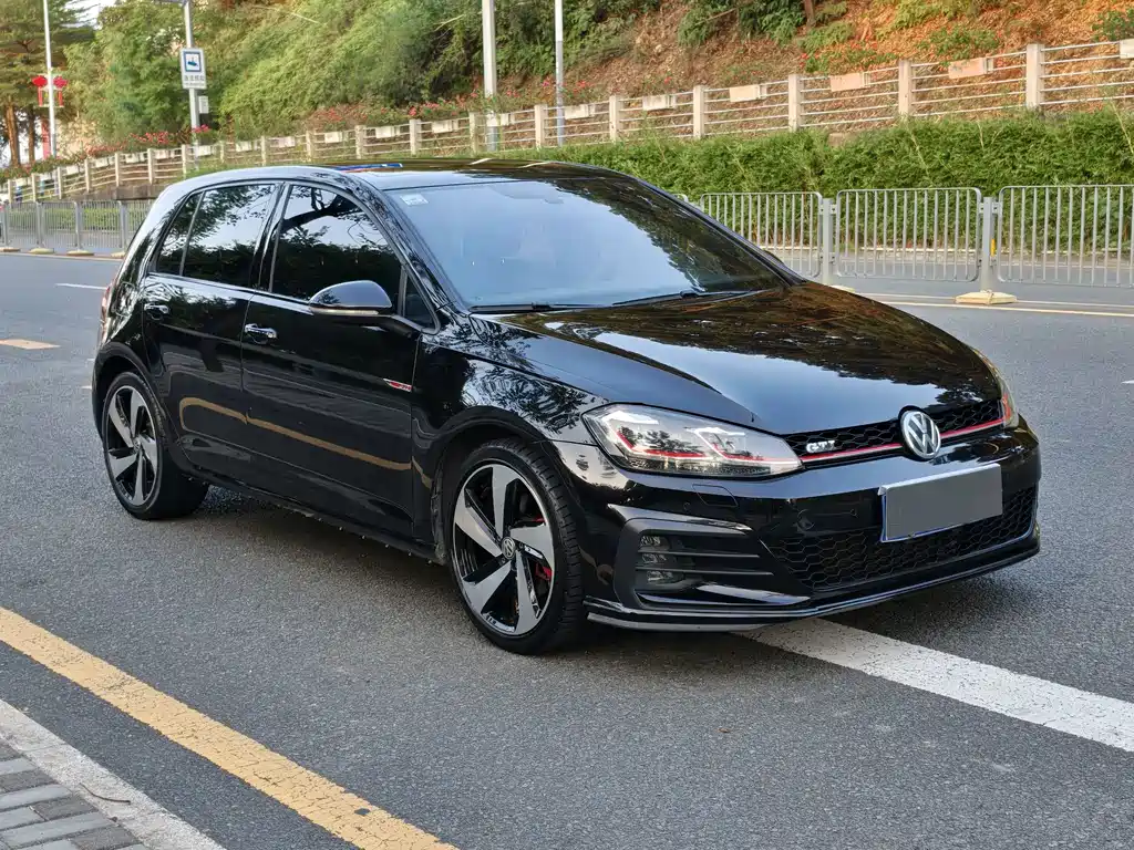 Volkswagen Golf GTI — фото 2