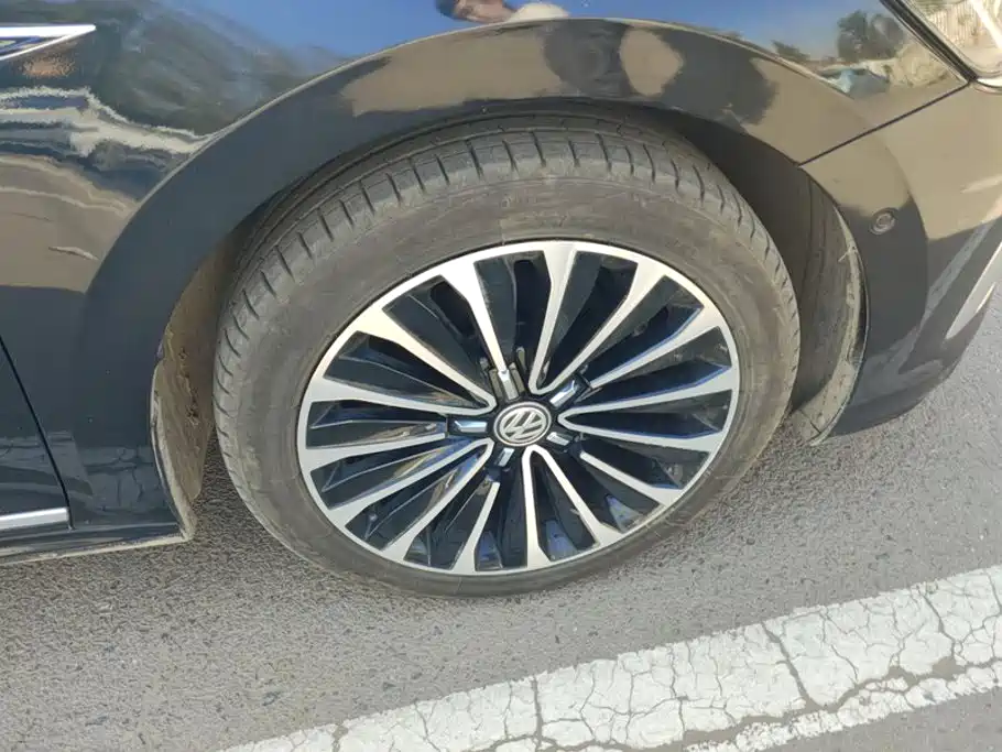 Volkswagen Passat — фото 6