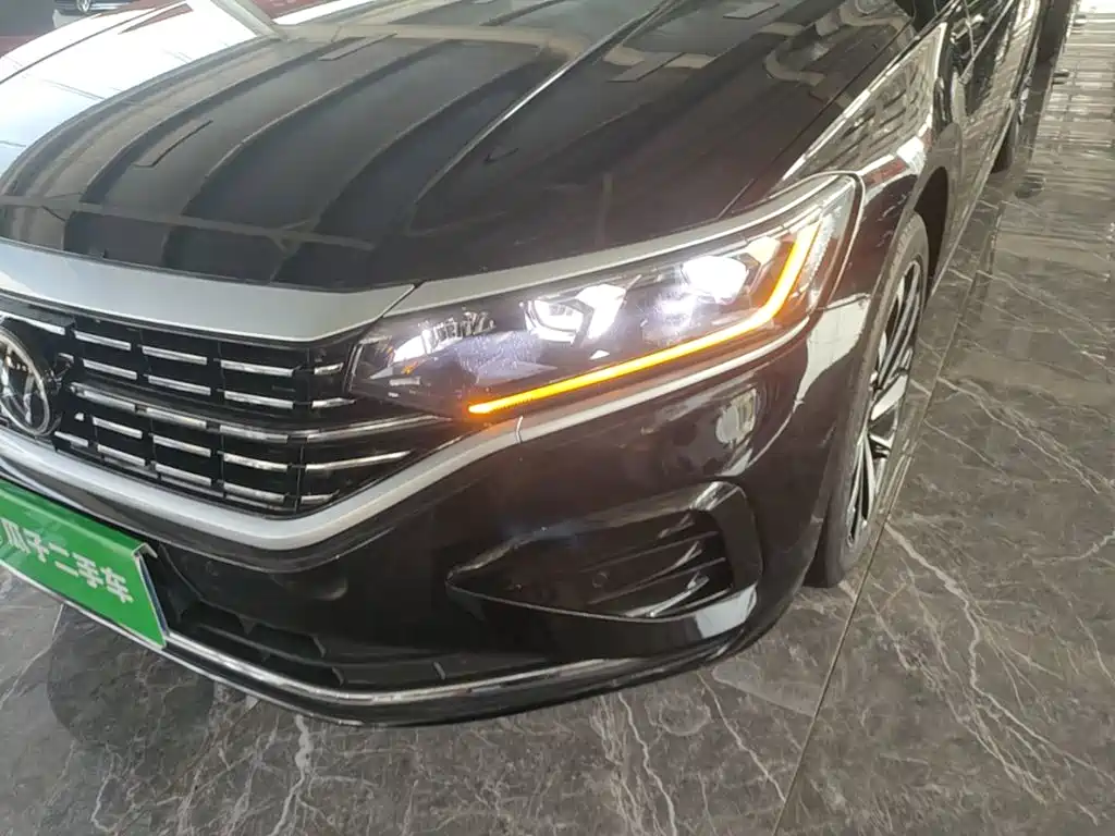 Volkswagen Passat — фото 23