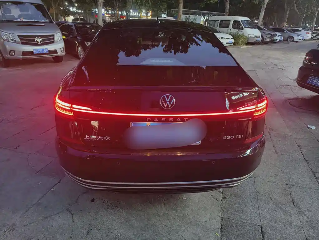 Volkswagen Passat — фото 6