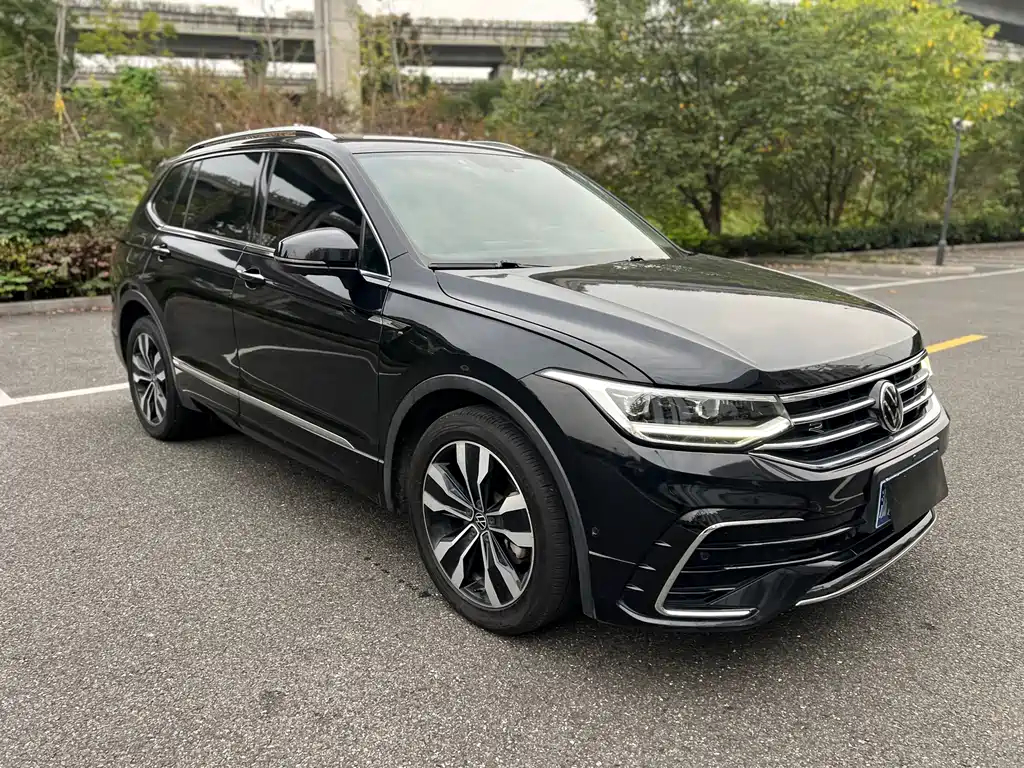 Volkswagen Tiguan L — фото 3