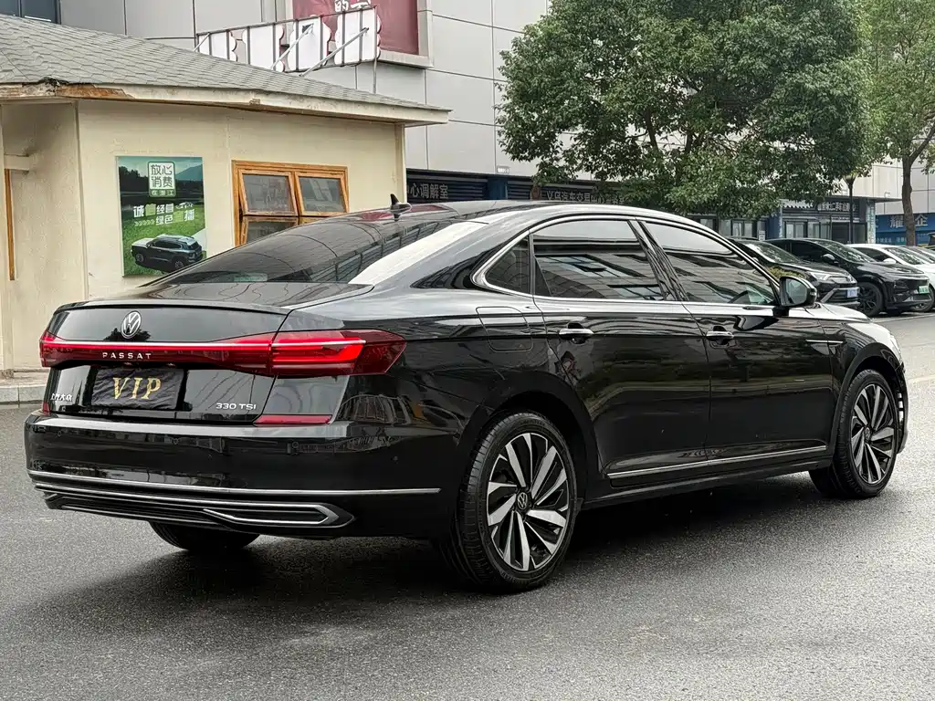 Volkswagen Passat — фото 4