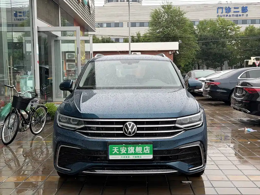 Volkswagen Tiguan L — фото 2