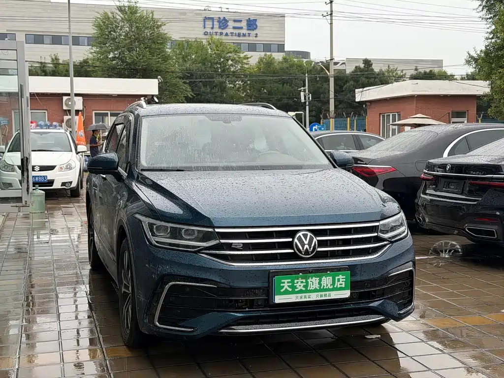 Volkswagen Tiguan L — фото 3