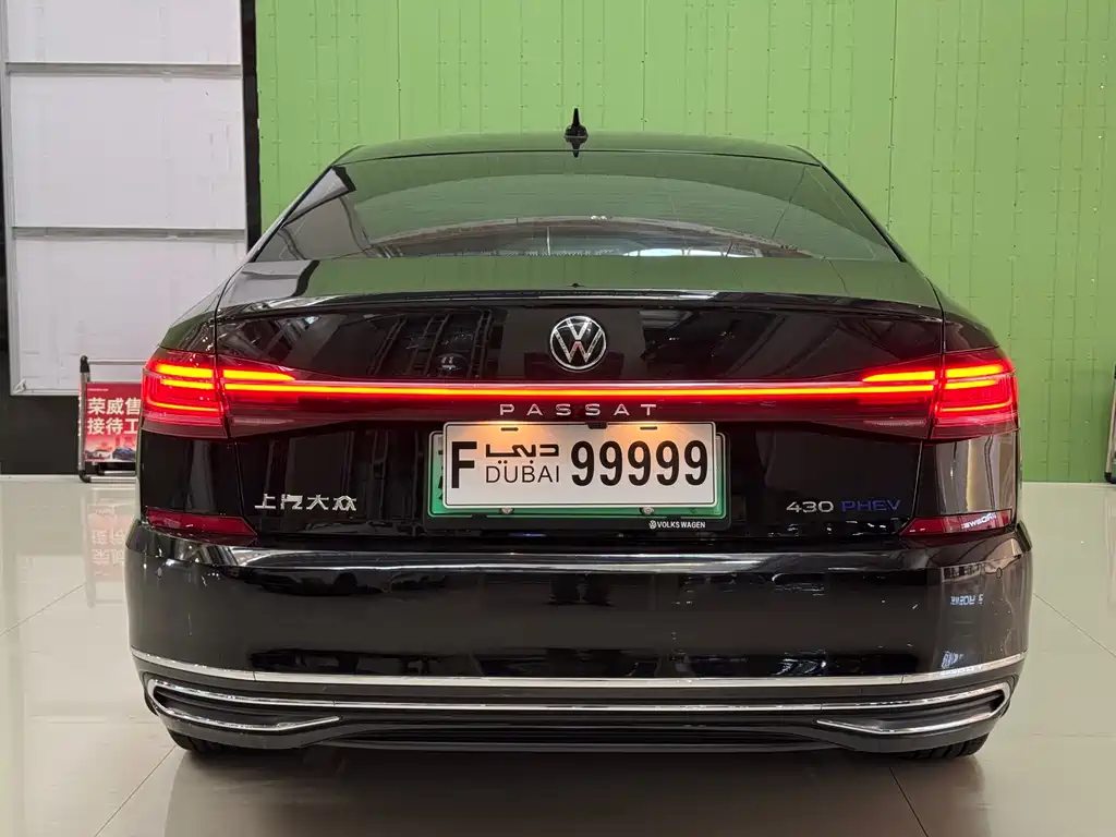 Volkswagen Passat PHEV — фото 8