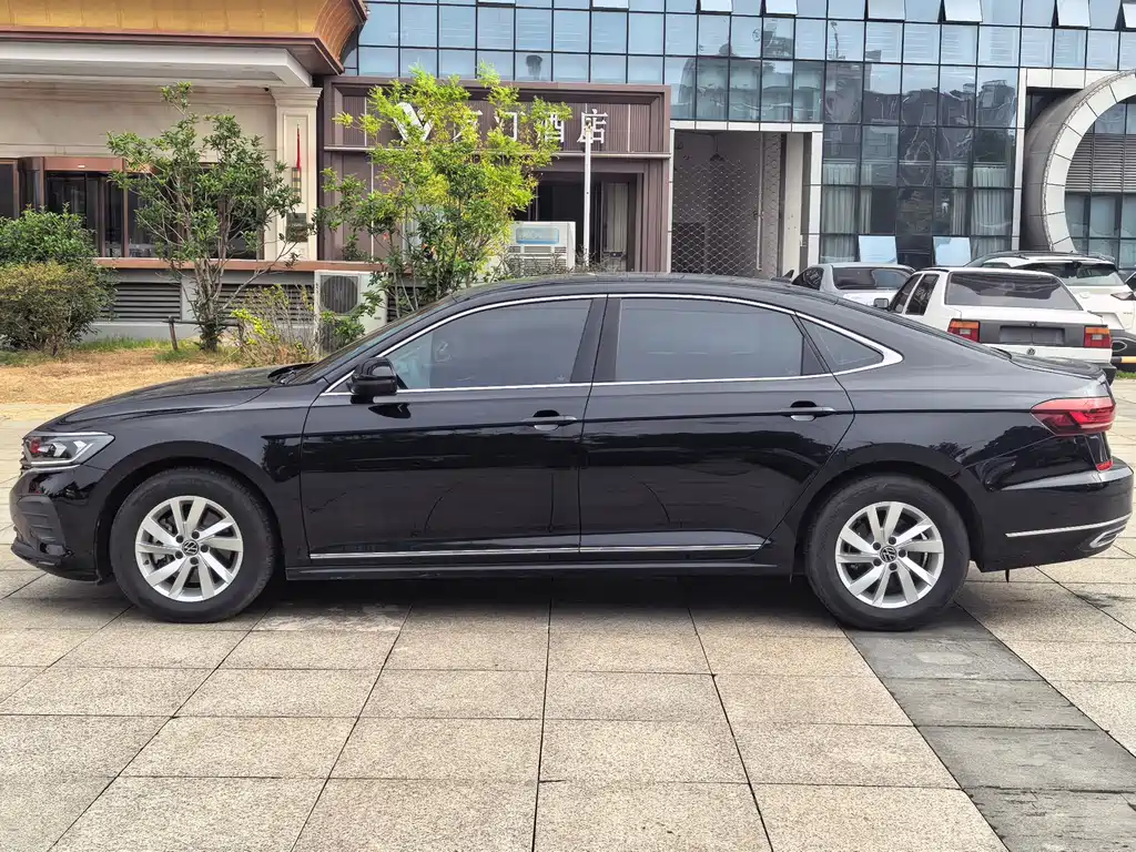 Volkswagen Passat — фото 3