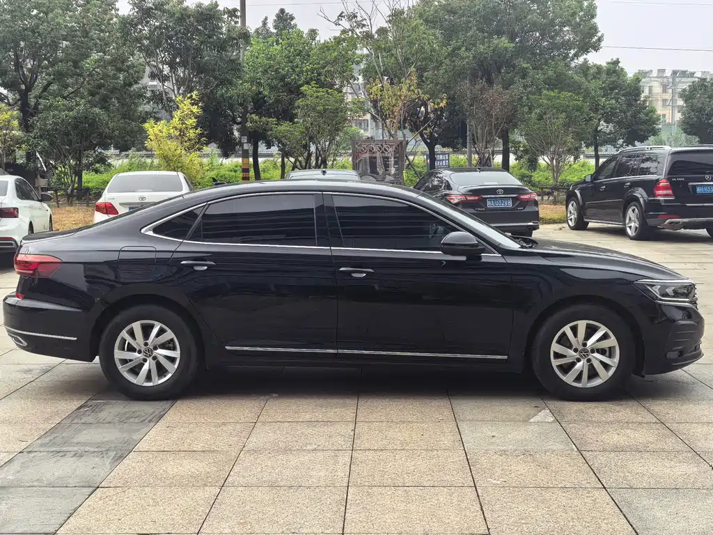Volkswagen Passat — фото 7