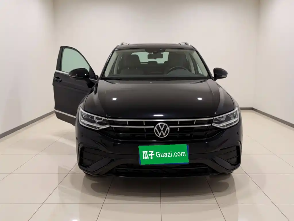 Volkswagen Tiguan L — фото 2