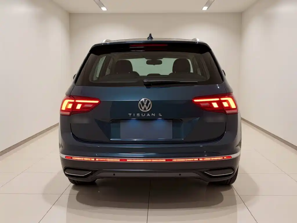 Volkswagen Tiguan L — фото 3