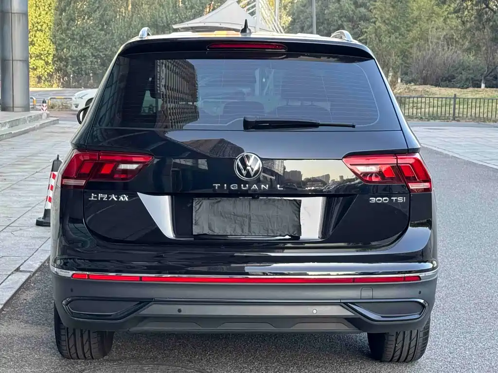 Volkswagen Tiguan L — фото 5