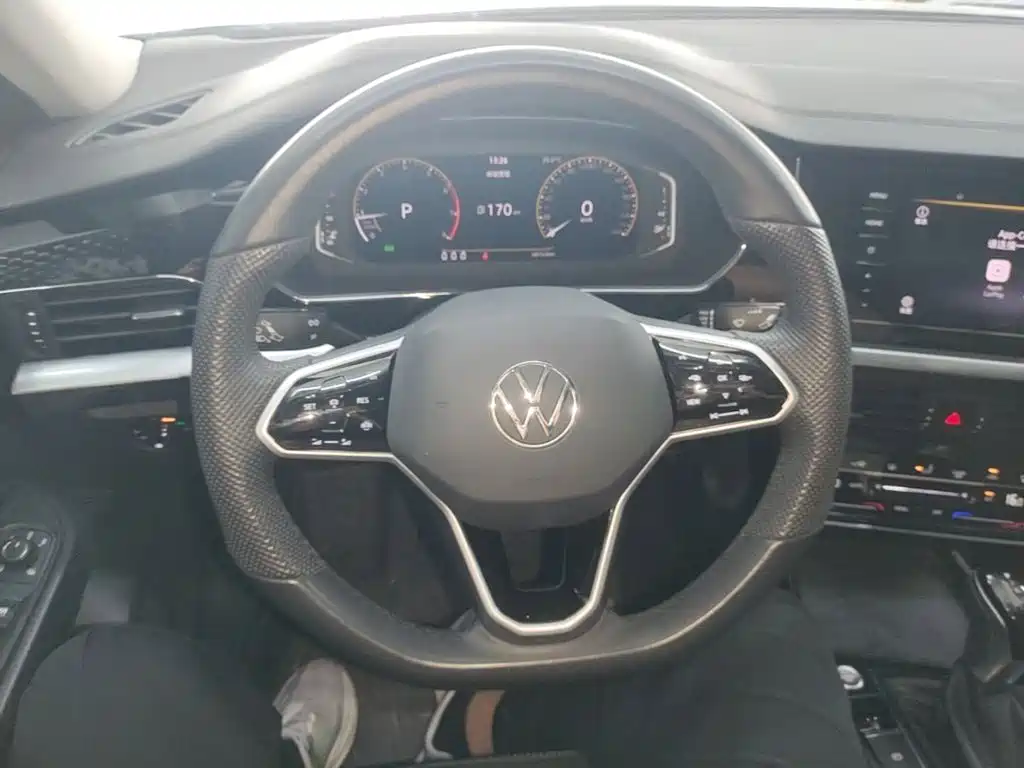 Volkswagen Passat — фото 10