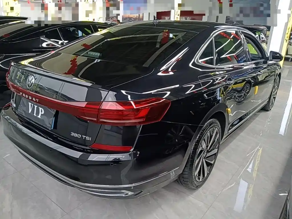 Volkswagen Passat — фото 6