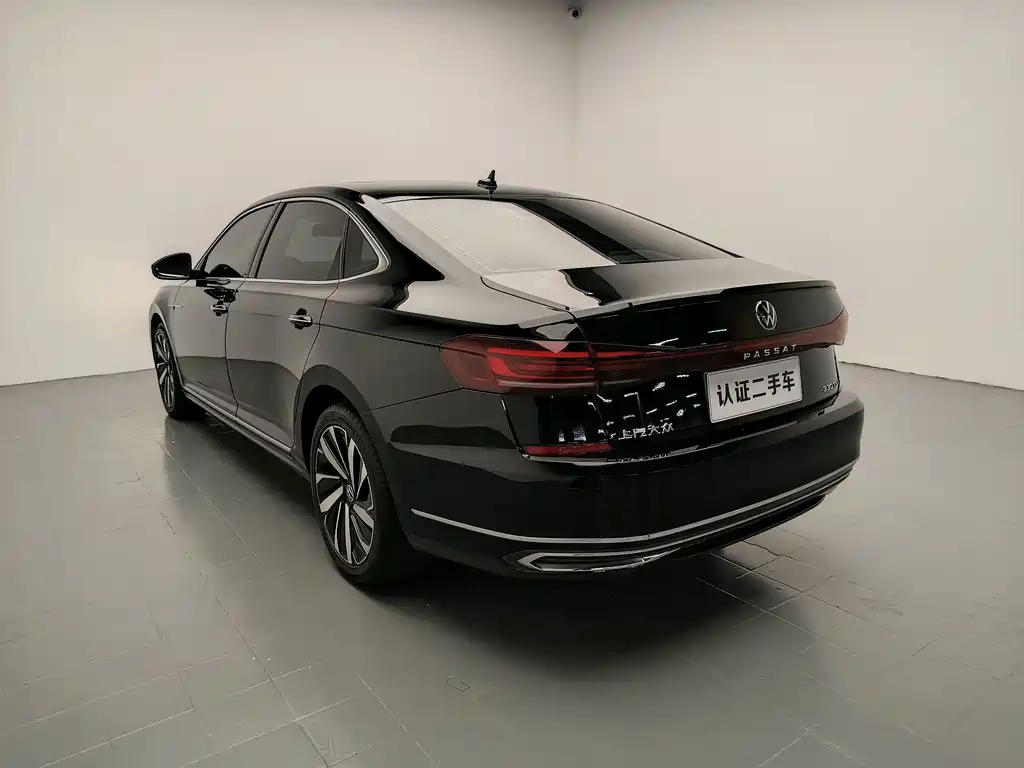 Volkswagen Passat — фото 5