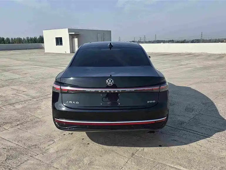 Volkswagen Passat — фото 8