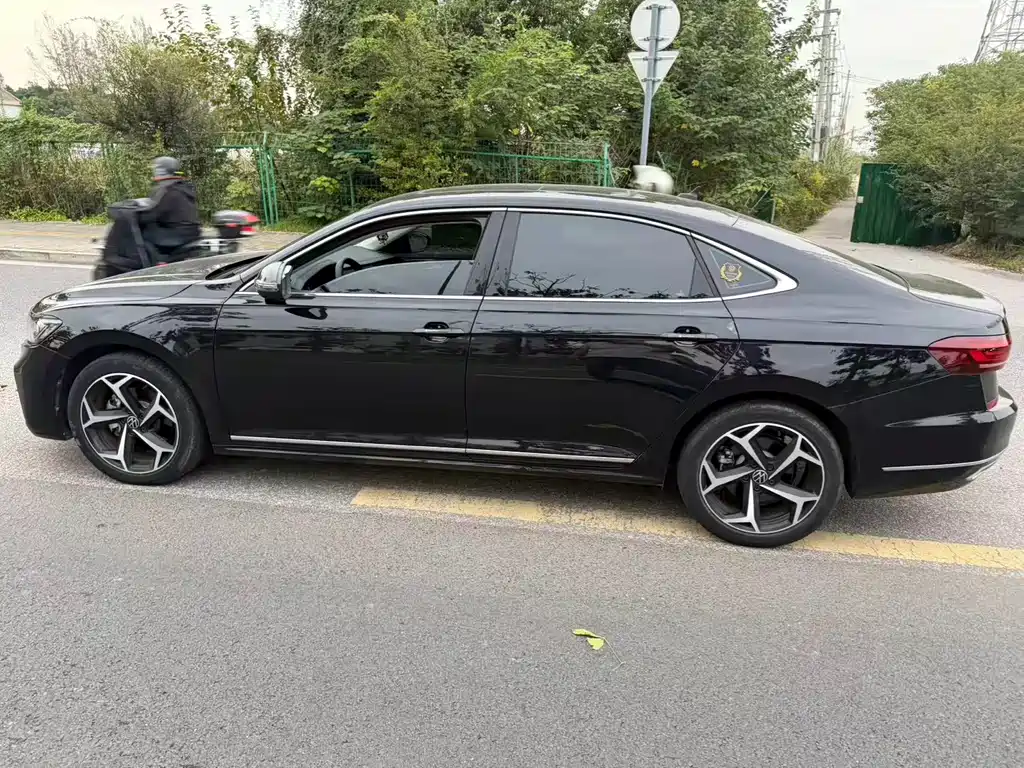Volkswagen Passat — фото 9