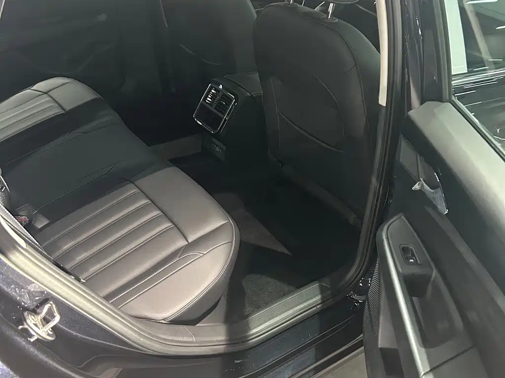 Volkswagen Passat — фото 8