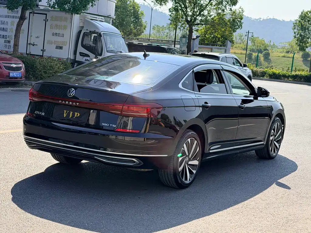 Volkswagen Passat — фото 4