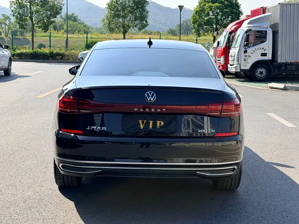 Volkswagen Passat — фото 5