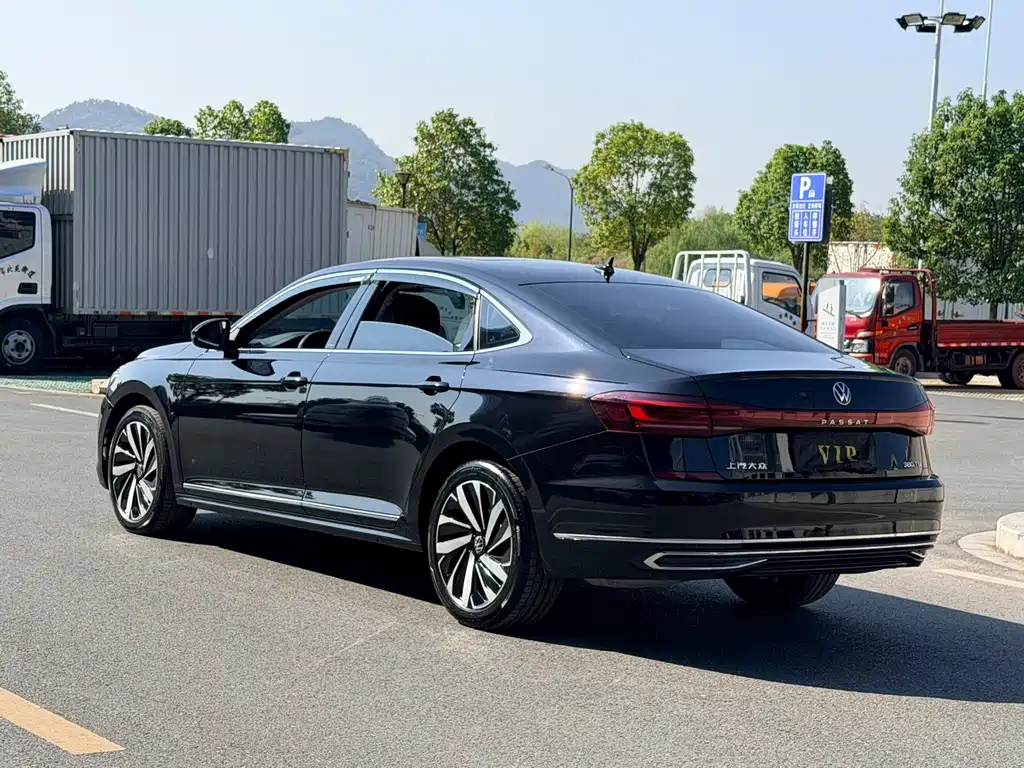 Volkswagen Passat — фото 6