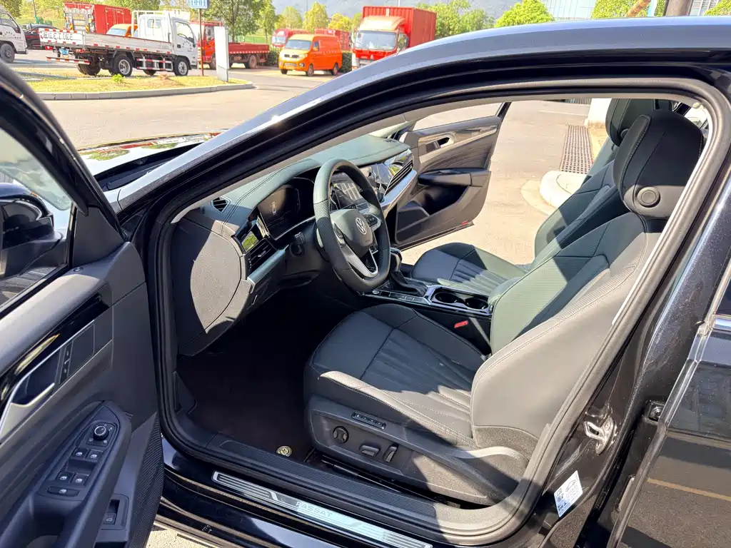 Volkswagen Passat — фото 8