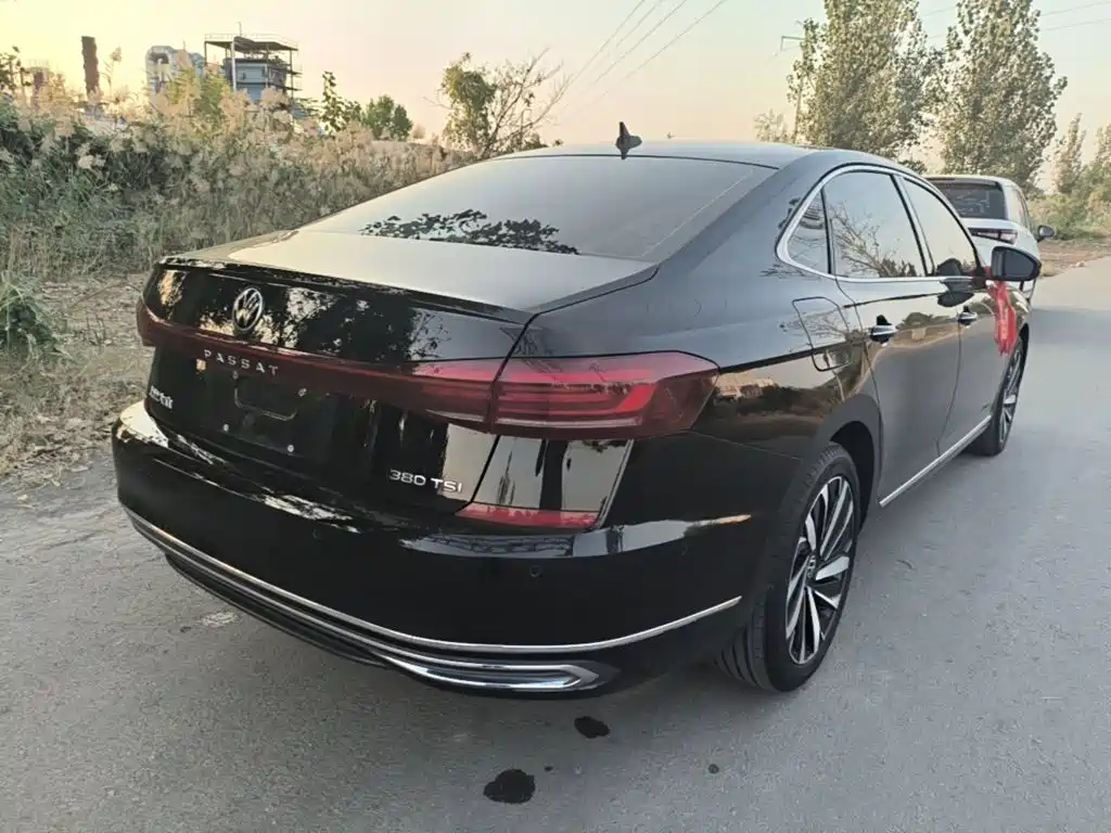 Volkswagen Passat — фото 6