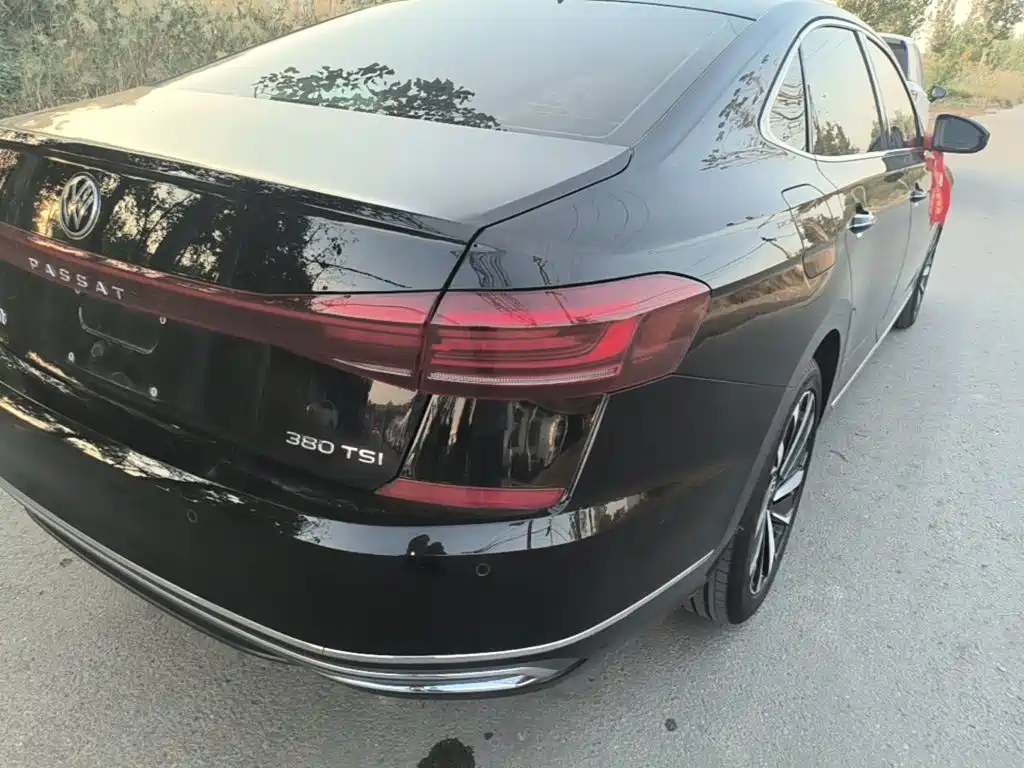 Volkswagen Passat — фото 7