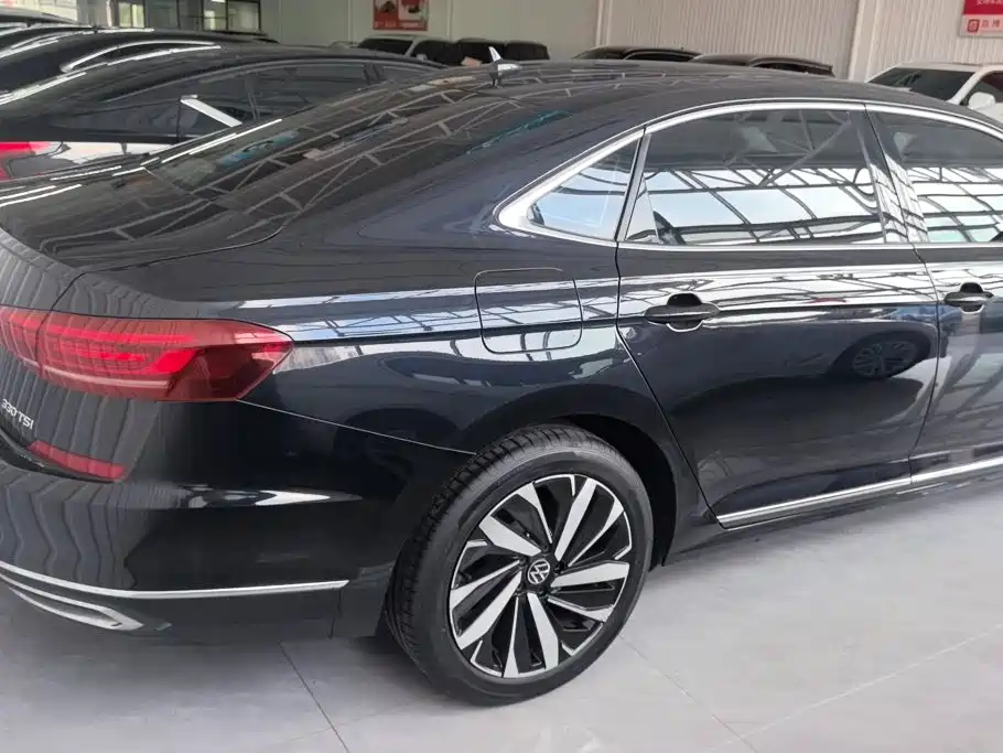 Volkswagen Passat — фото 3