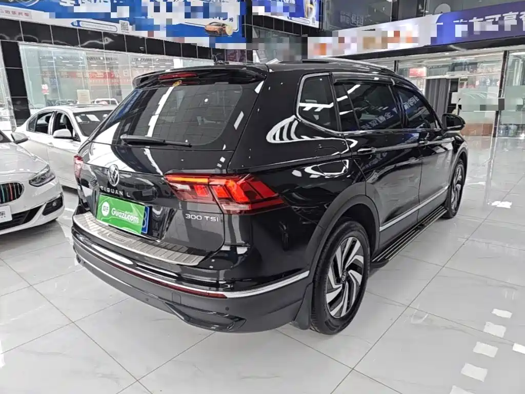 Volkswagen Tiguan L — фото 6