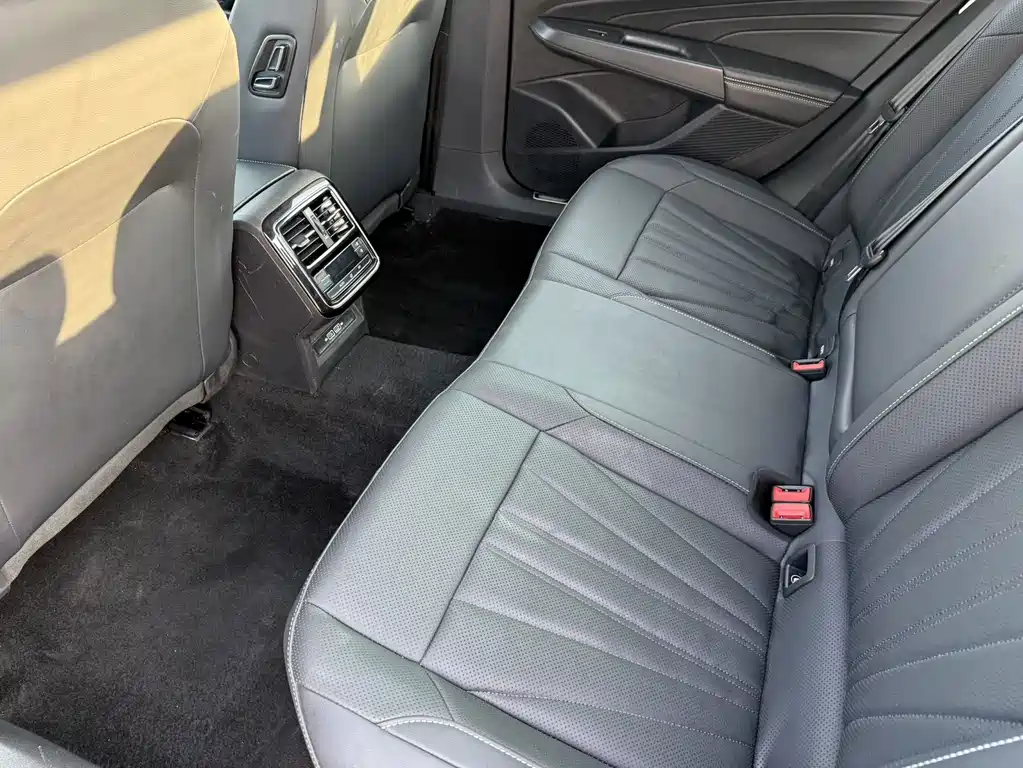 Volkswagen Passat — фото 5