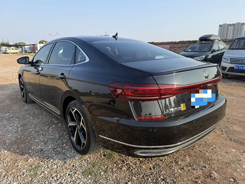 Volkswagen Passat — фото 8