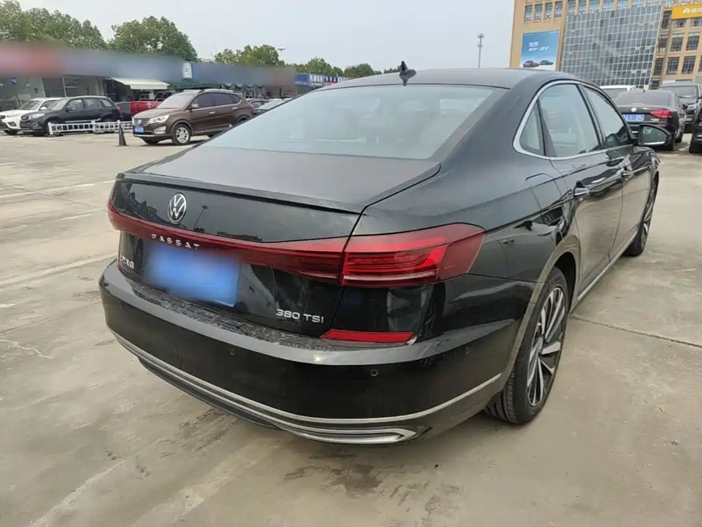 Volkswagen Passat — фото 6