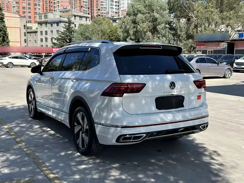 Volkswagen Tiguan L — фото 4