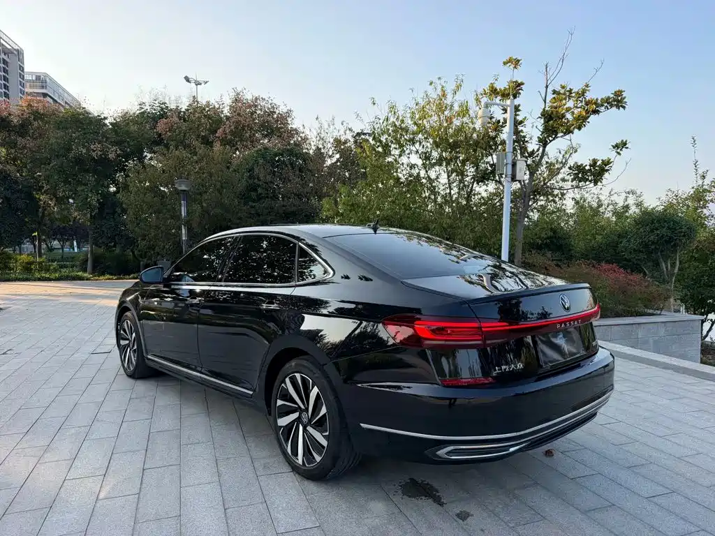 Volkswagen Passat — фото 4