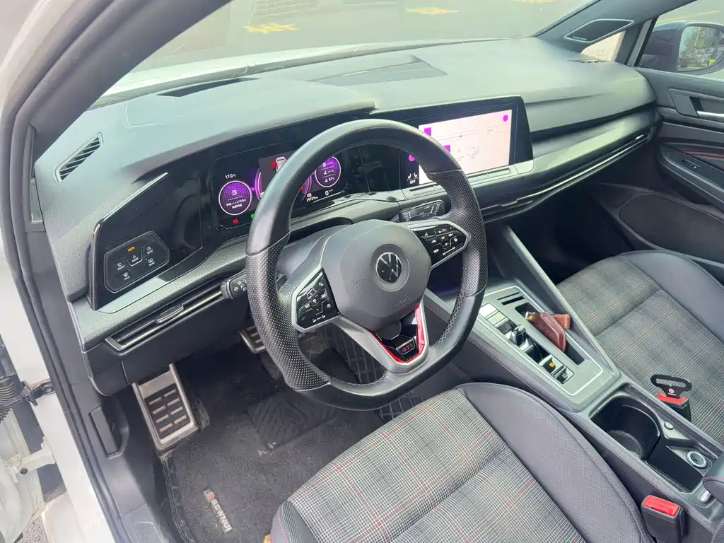 Volkswagen Golf GTI — фото 5