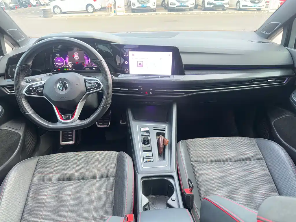 Volkswagen Golf GTI — фото 8