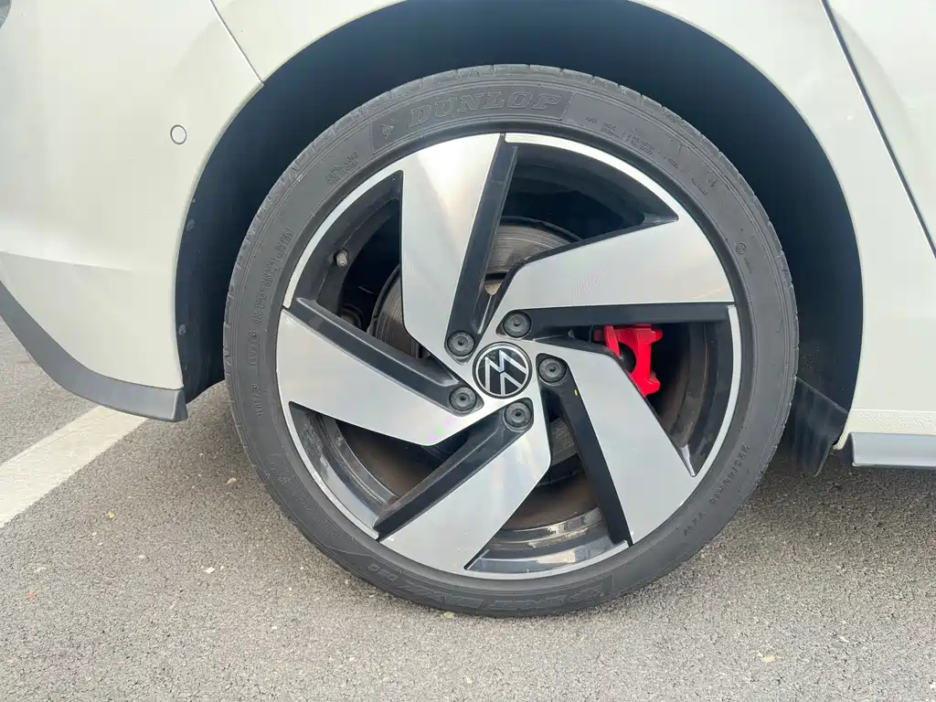 Volkswagen Golf GTI — фото 10