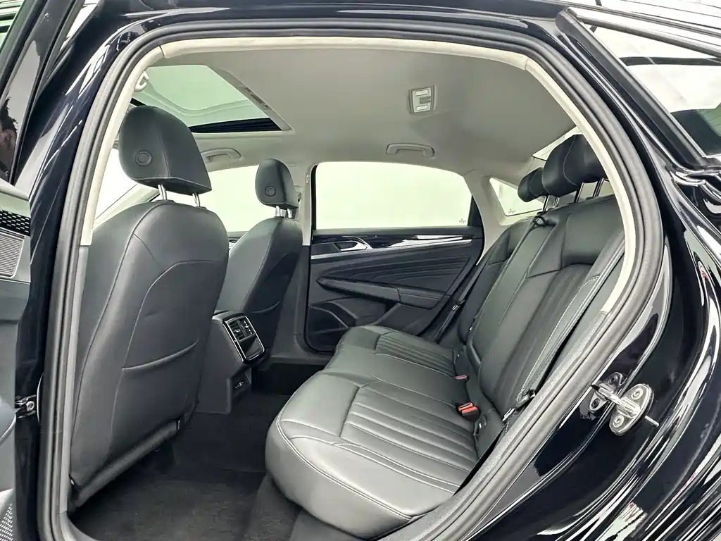 Volkswagen Passat — фото 5