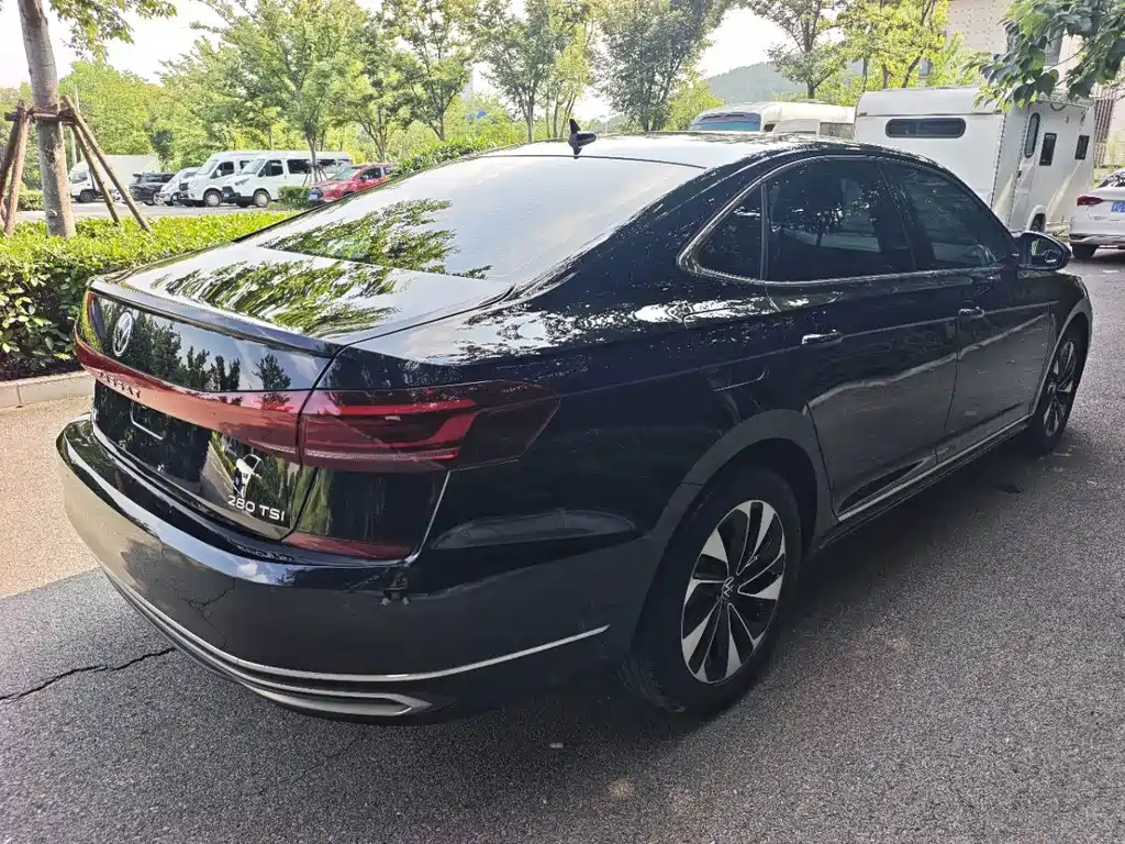Volkswagen Passat — фото 3