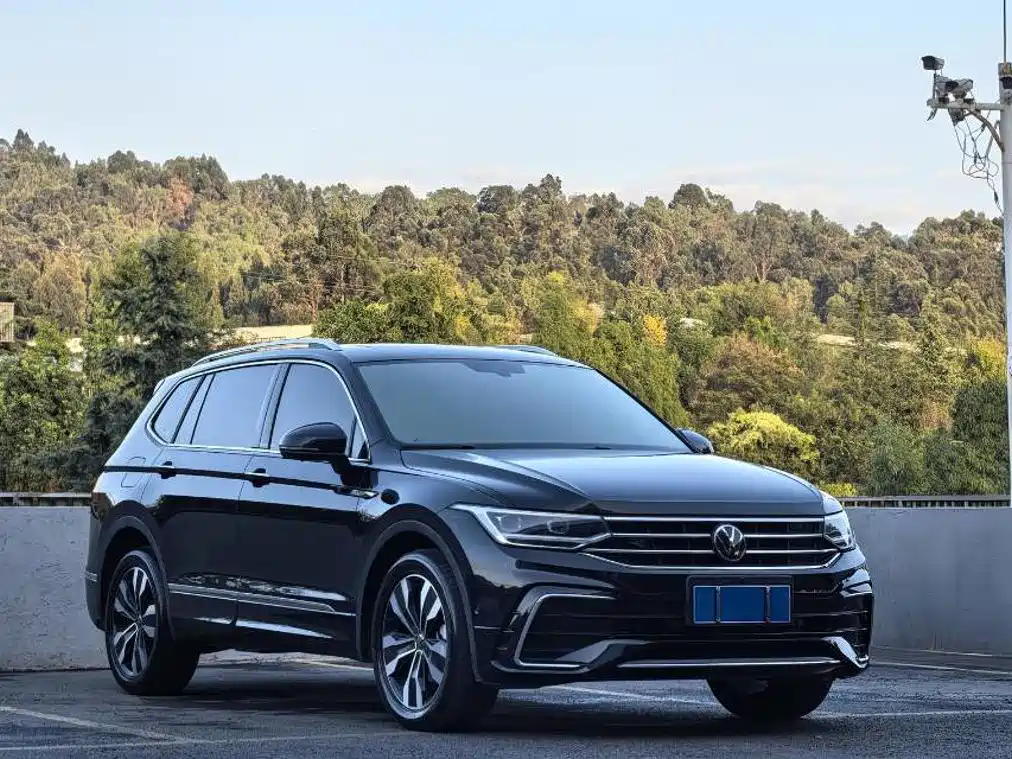 Volkswagen Tiguan L — фото 3