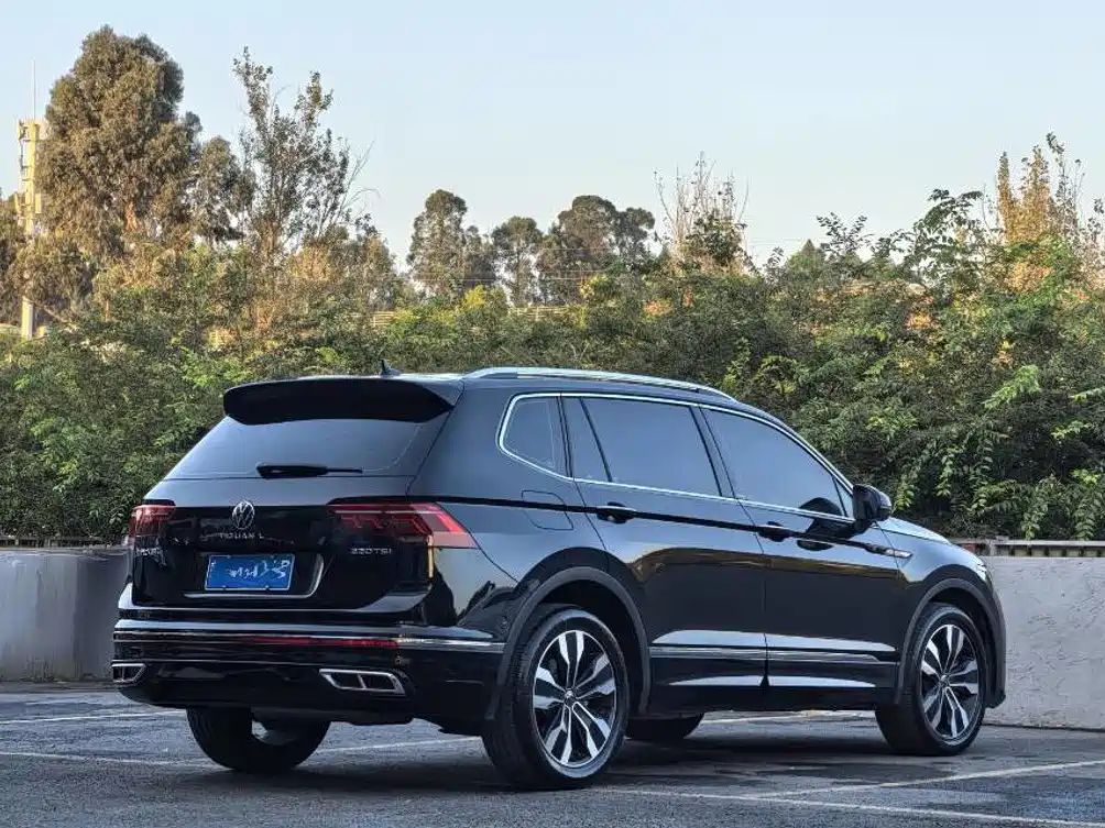 Volkswagen Tiguan L — фото 7