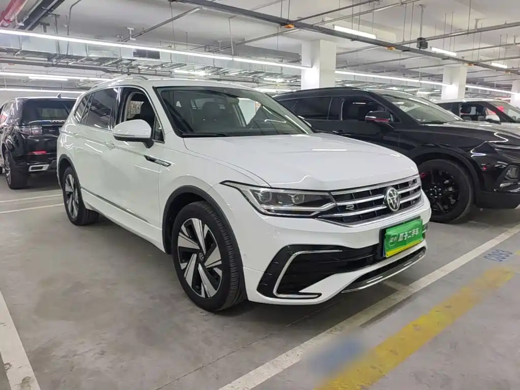 Volkswagen Tiguan L — фото 3