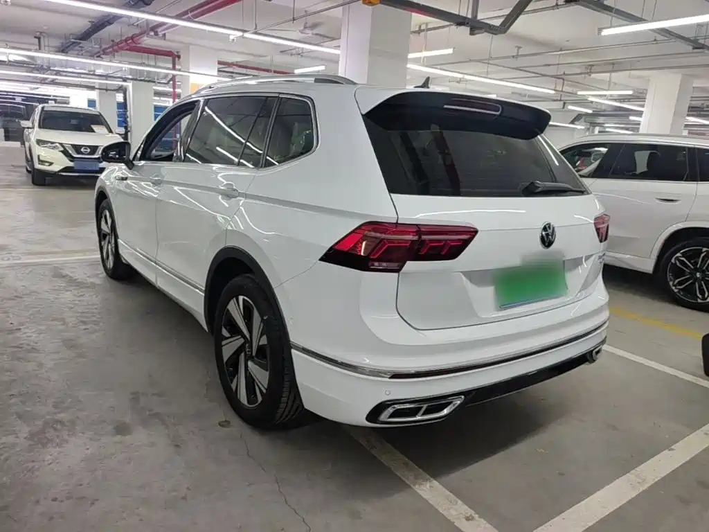 Volkswagen Tiguan L — фото 4