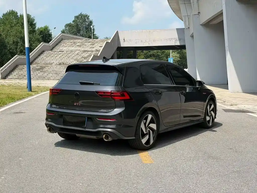 Volkswagen Golf GTI — фото 4