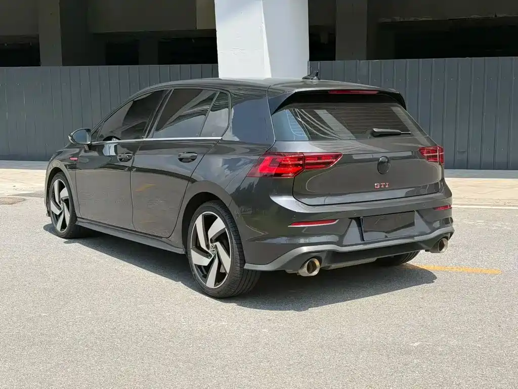 Volkswagen Golf GTI — фото 5