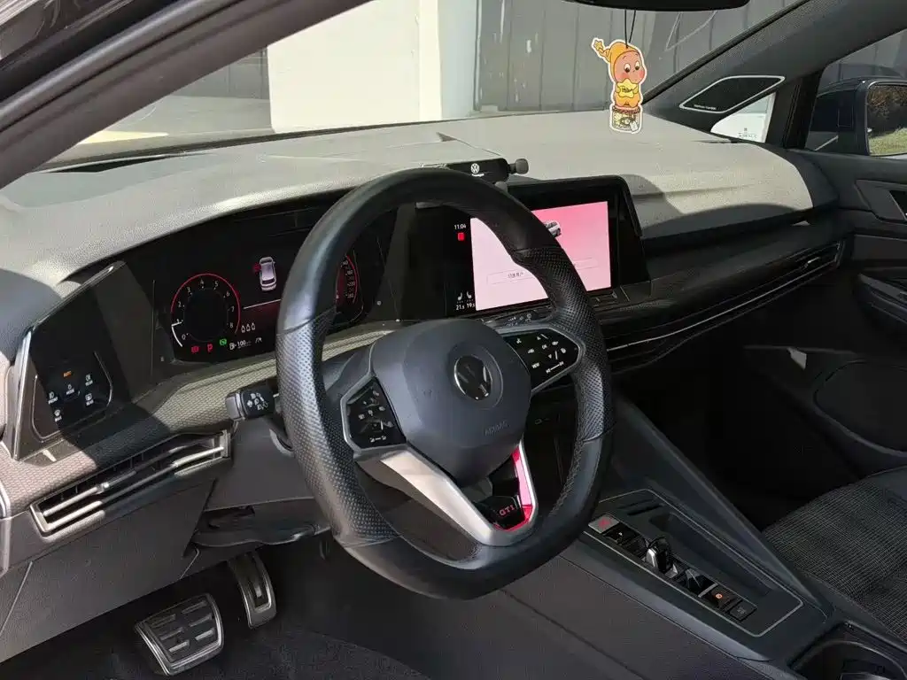 Volkswagen Golf GTI — фото 8