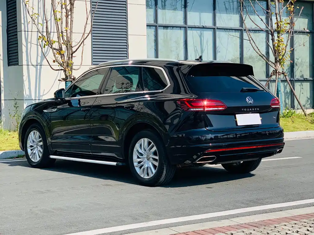 Volkswagen Touareg — фото 4