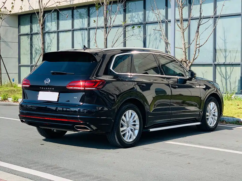 Volkswagen Touareg — фото 6