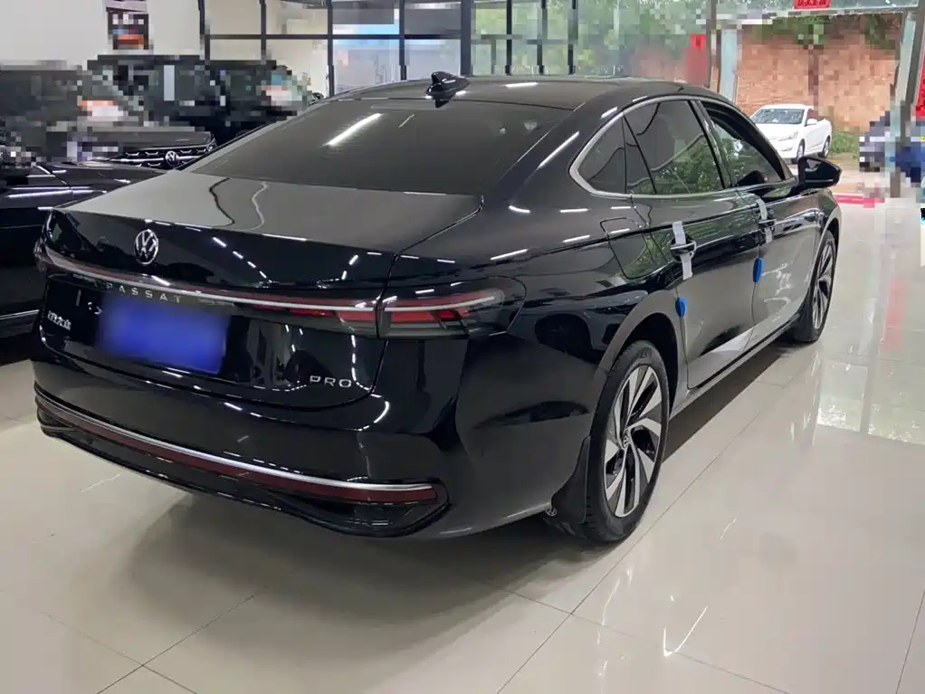 Volkswagen Passat — фото 7