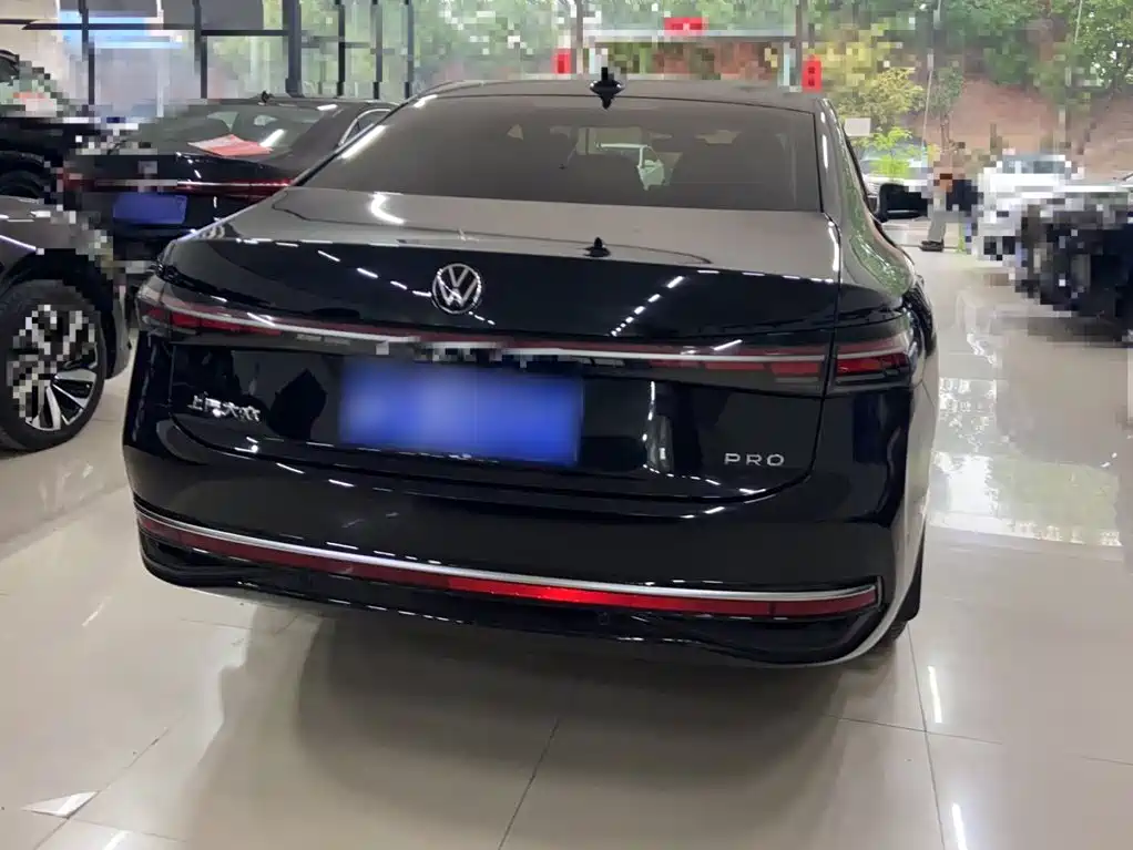 Volkswagen Passat — фото 8